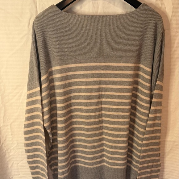 41 Hawthorne Sweaters - NWOT 41 Hawthorne XXL Striped Gray and Cream lightweight Sweater